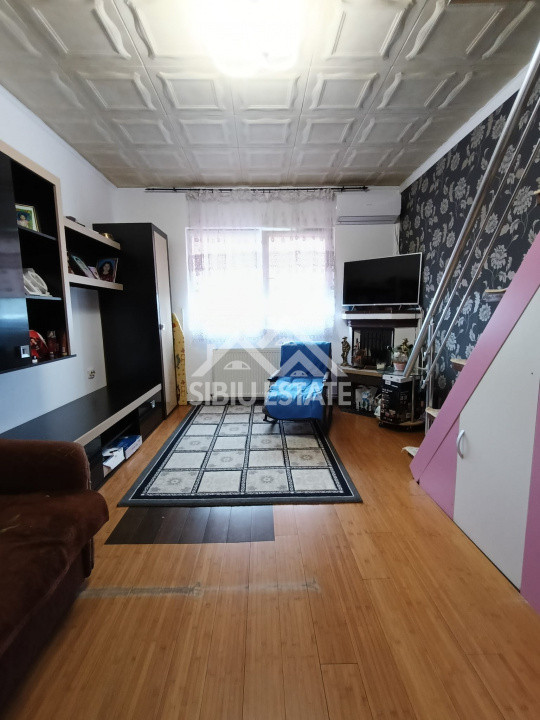  Apartament la mansardă ,3 camere, mobilat și utilat zona Ipas 