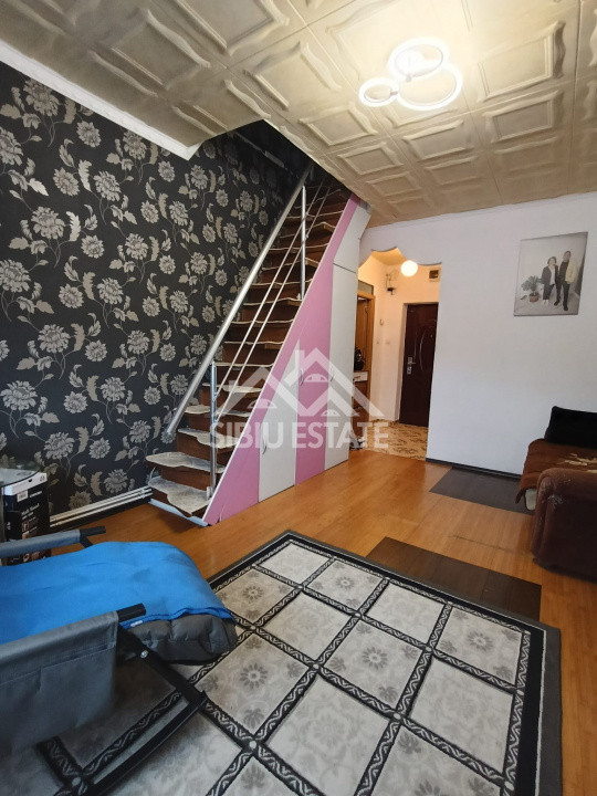  Apartament la mansardă ,3 camere, mobilat și utilat zona Ipas 