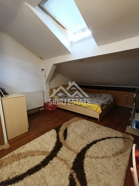  Apartament la mansardă ,3 camere, mobilat și utilat zona Ipas 