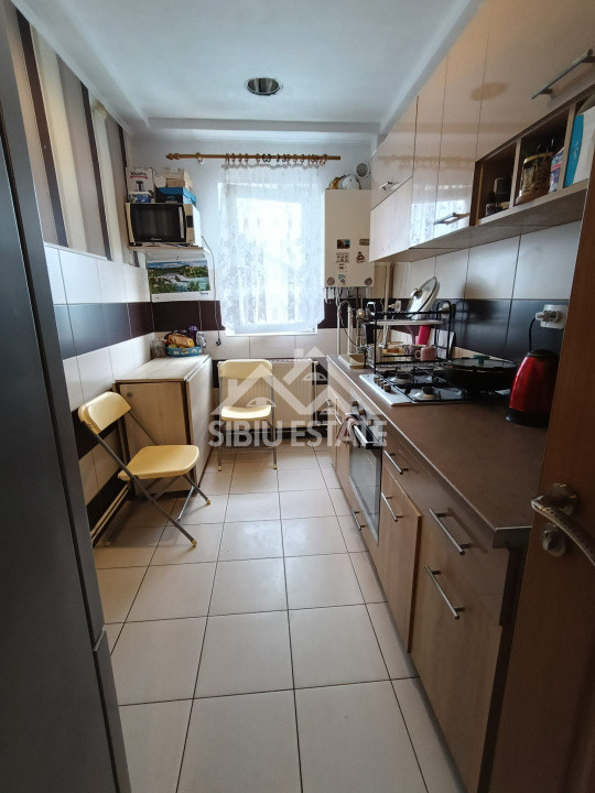  Apartament la mansardă ,3 camere, mobilat și utilat zona Ipas 