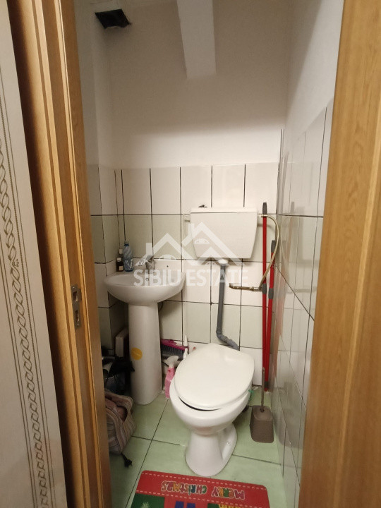  Apartament la mansardă ,3 camere, mobilat și utilat zona Ipas 