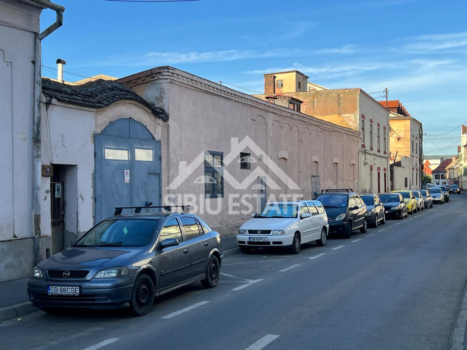 Spatiu cu potential – 174 mp, inaltime mare zona centrala, Zidului