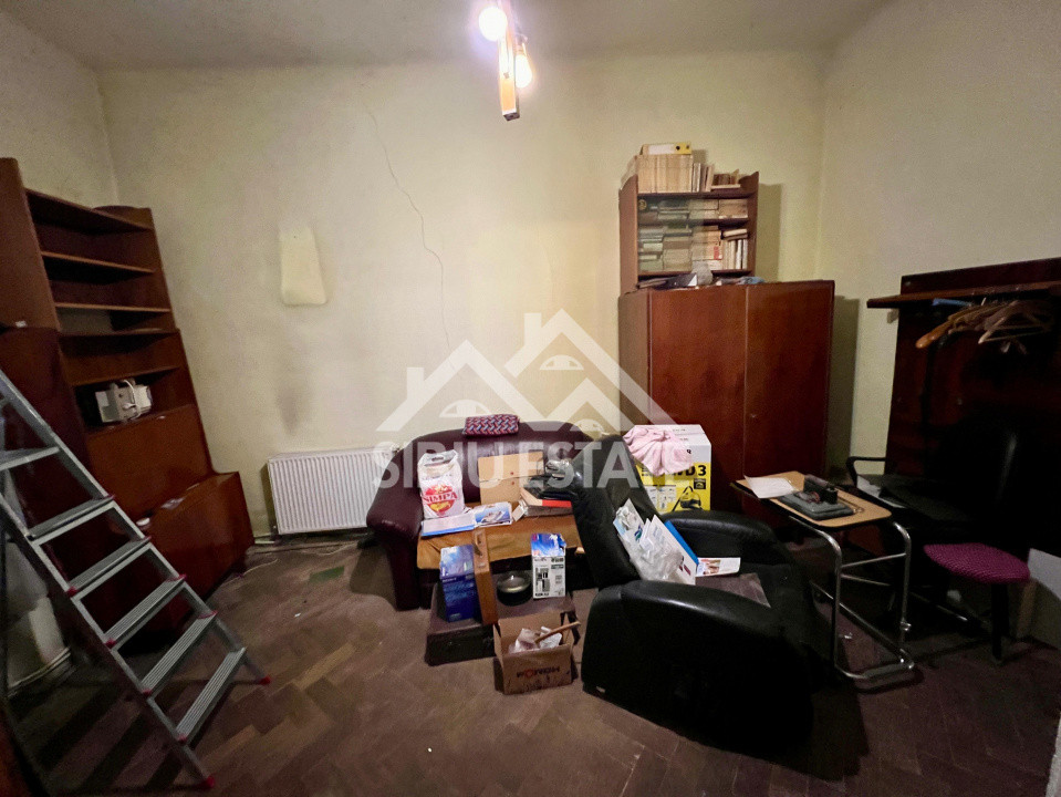Apartament spațios la casă , 3 camere, zona Piața Cibin