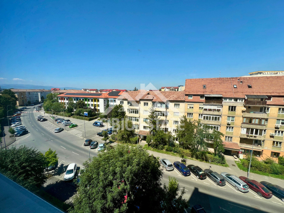 Apartament 3 camere logie si pivnita Mihai Viteazu, Iorga scoala 6