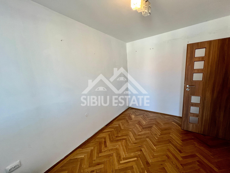 Apartament 3 camere logie si pivnita Mihai Viteazu, Iorga scoala 6