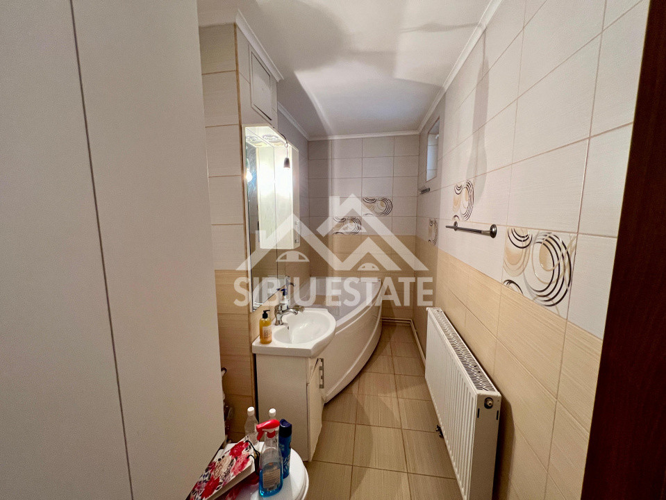 Apartament 3 camere logie si pivnita Mihai Viteazu, Iorga scoala 6