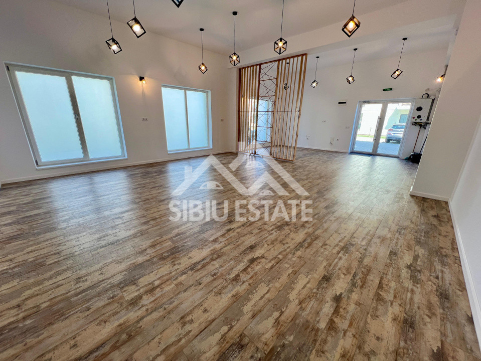 Spatiu Comercial Finisat 65 mp, curte proprie 78 mp, 2 parcari 
