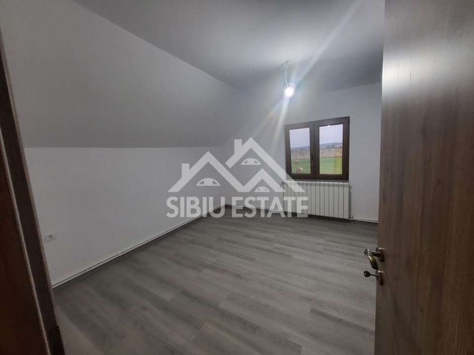  Casă individuală cu 3 camere, curte generoasă, casa de apa