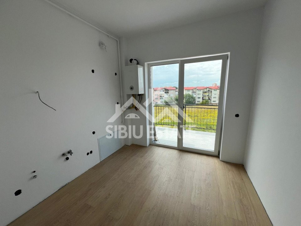 Apartament modern 2 camere balcon 8 mp etaje superioare  zona Brana 