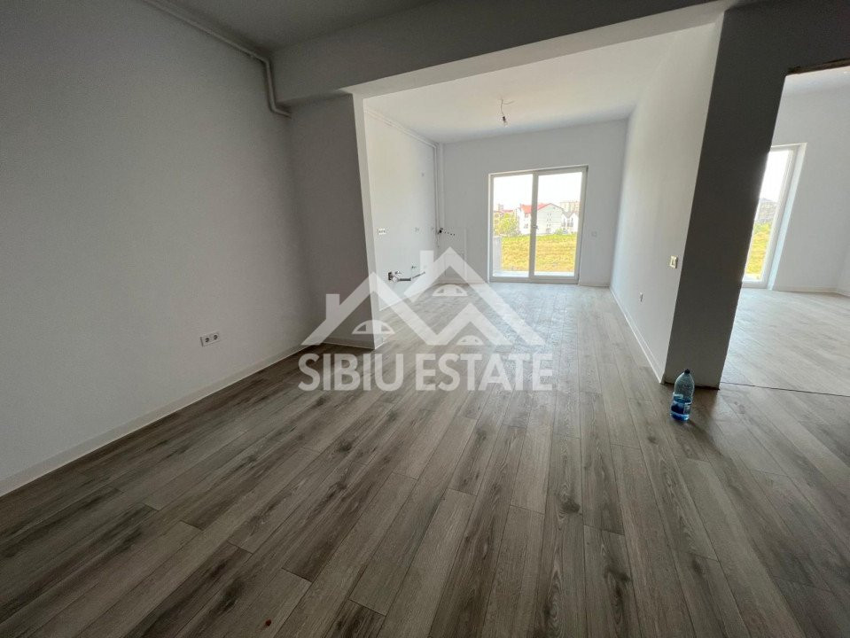 Apartament modern 2 camere balcon 8 mp etaje superioare  zona Brana 