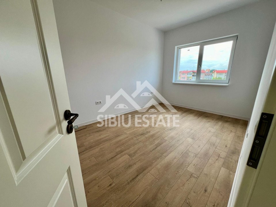 Apartament modern 2 camere balcon 8 mp etaje superioare  zona Brana 