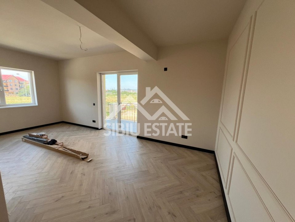 Apartament cu 3 camere, terasă, balcon și grădină generoasă de 42 mp! 