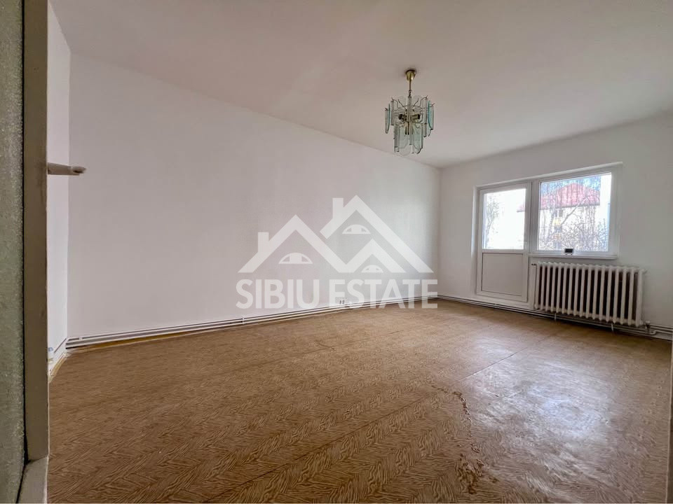 Apartament 4 camere etaj 1, 2 balcoane si pivnita, Sibiu,  Semaforului