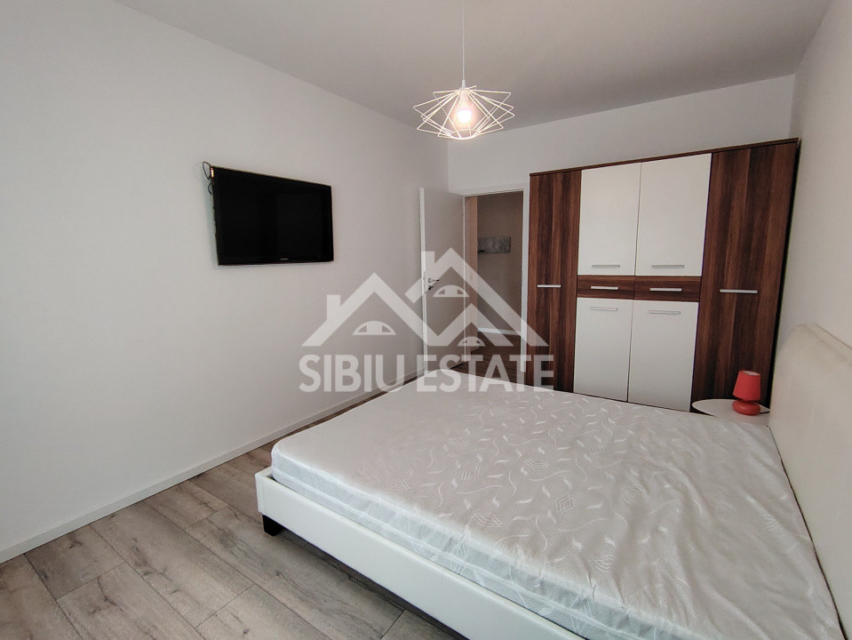 Apartament de inchiriat 3 camere,2 bai zona Calea Cisnadiei-Simpa