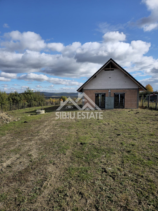Casa 130 mp, teren 2800 mp, priveliște superbă – Marginimea Sibiului