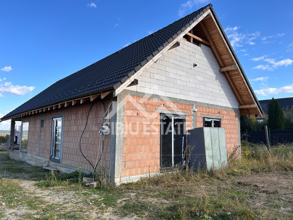 Casa 130 mp, teren 2800 mp, priveliște superbă – Marginimea Sibiului