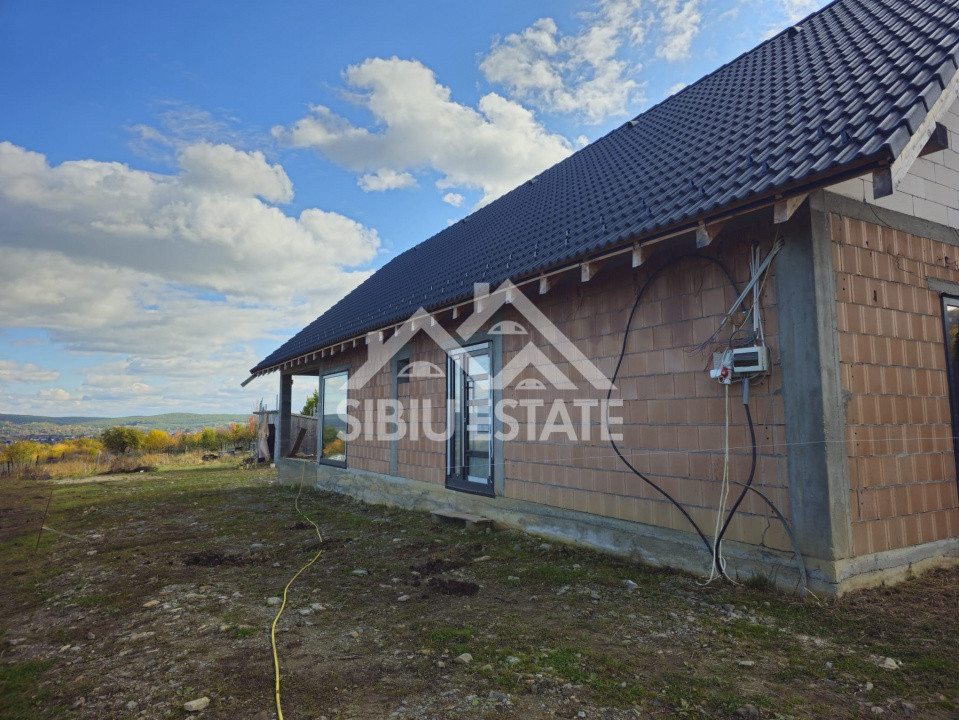 Casa 130 mp, teren 2800 mp, priveliște superbă – Marginimea Sibiului