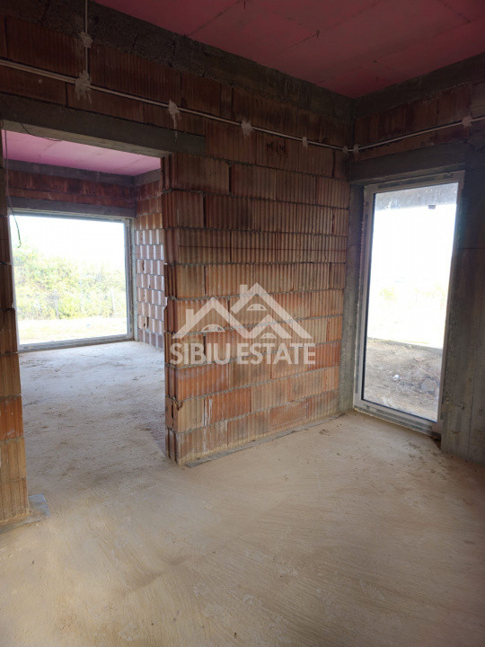 Casa 130 mp, teren 2800 mp, priveliște superbă – Marginimea Sibiului