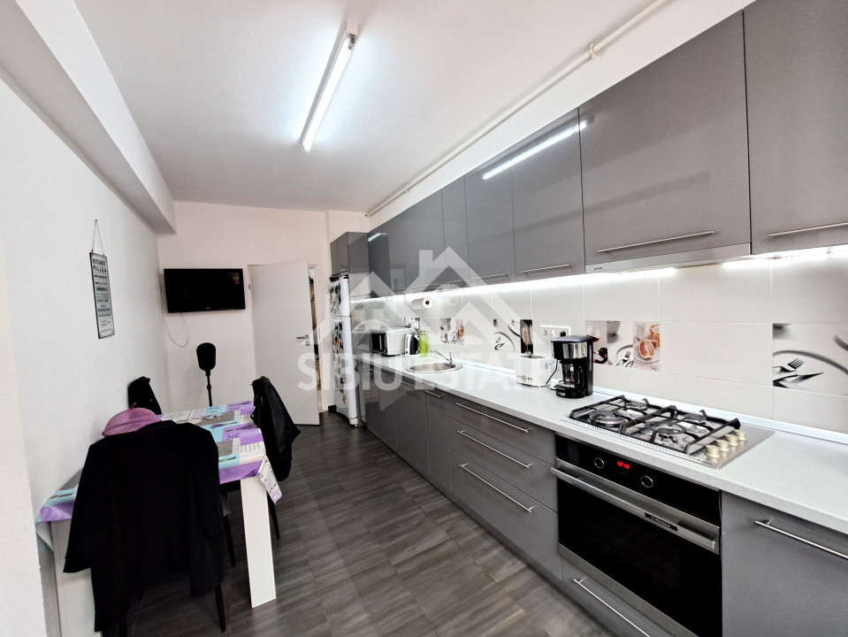 Apartament 3 camere 2 bai, Selimbar Brana  2 parcari