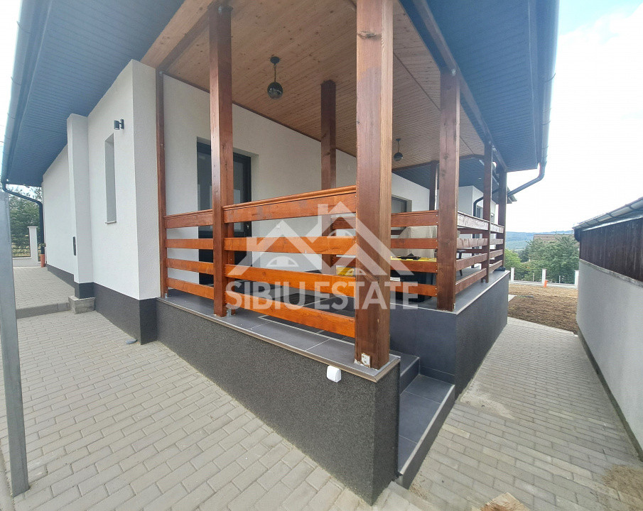 Casa pe un nivel, garaj, teren 600 Sibiu Tocile