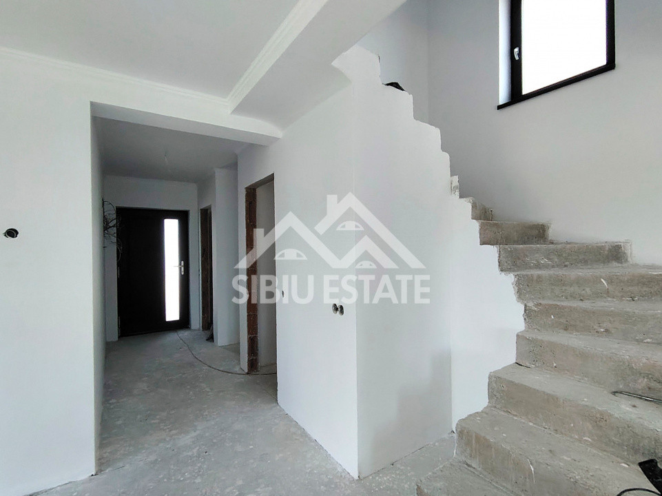 Casa Sibiu, Cristian 4 camere, 2 bai, Casa intabulata