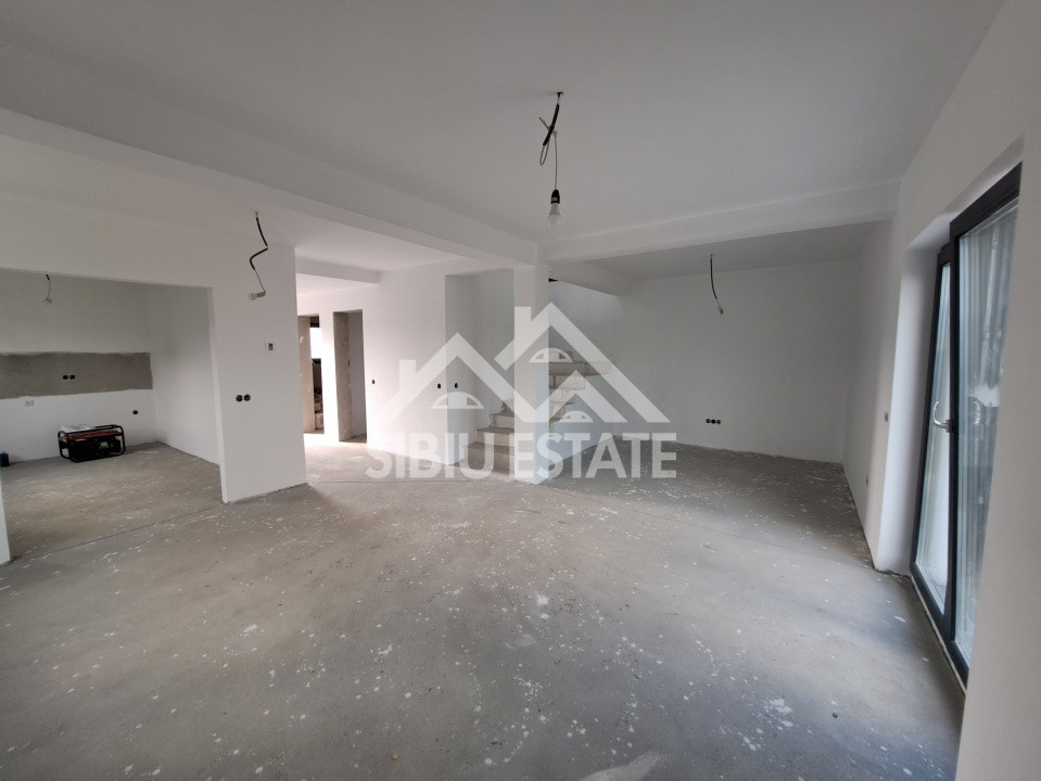 Casa Sibiu, Cristian 4 camere, 2 bai, Casa intabulata