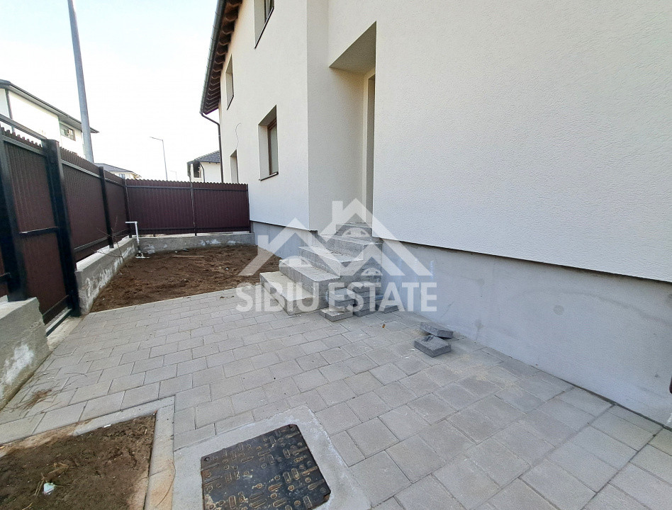 Casa Selimbar 4 camere, 2 bai, terasa, curte cu filigorie