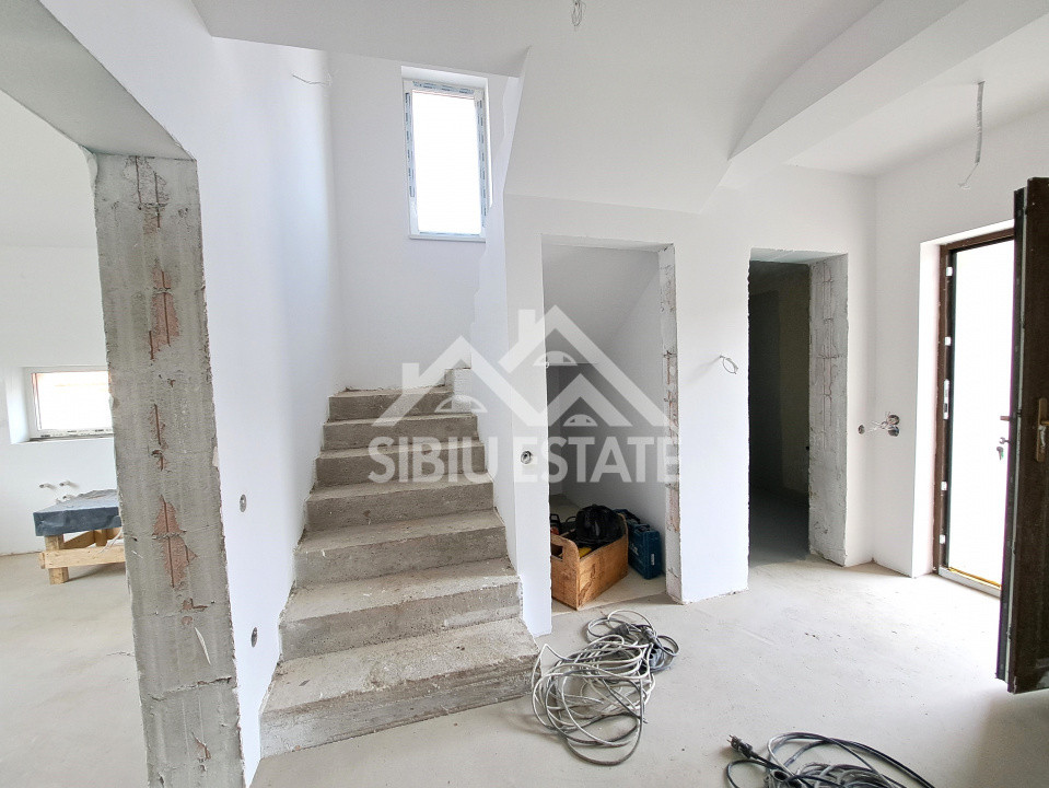 Casa Selimbar 4 camere, 2 bai, terasa, curte cu filigorie