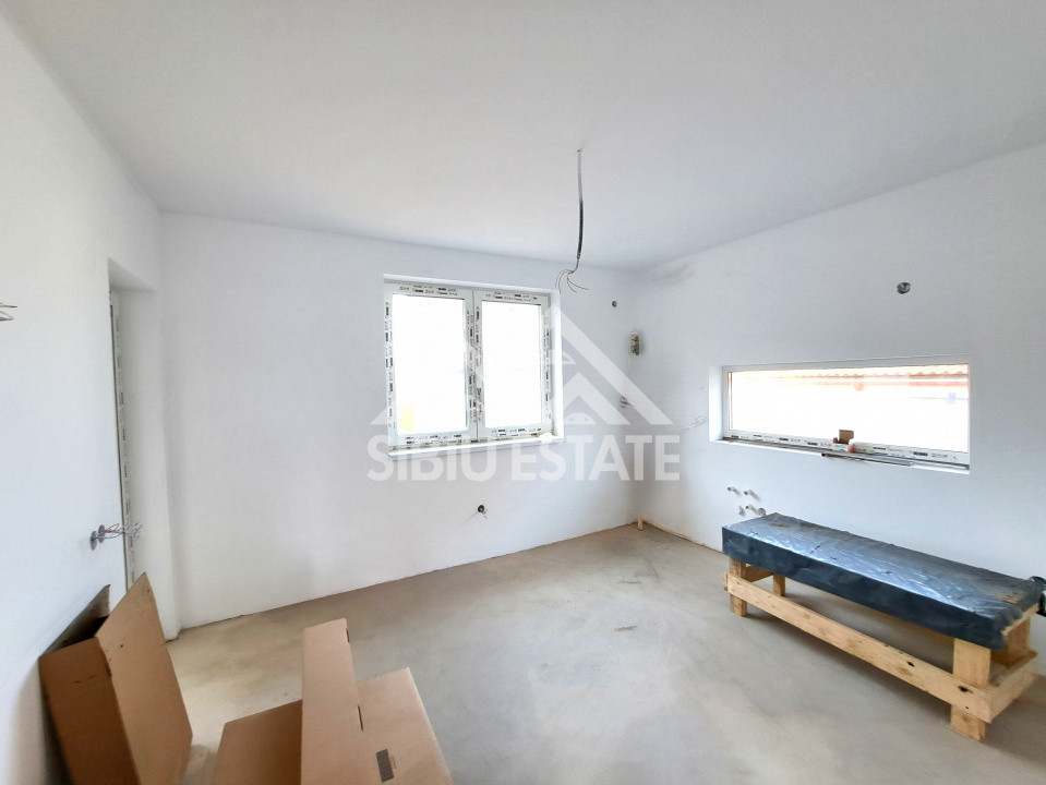 Casa Selimbar 4 camere, 2 bai, terasa, curte cu filigorie