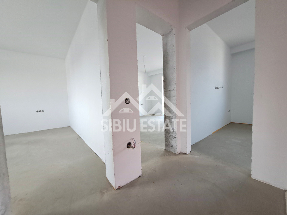 Casa Selimbar 4 camere, 2 bai, terasa, curte cu filigorie