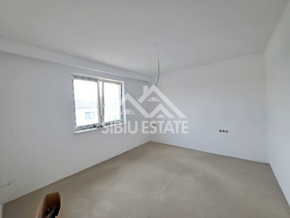 Casa Selimbar 4 camere, 2 bai, terasa, curte cu filigorie