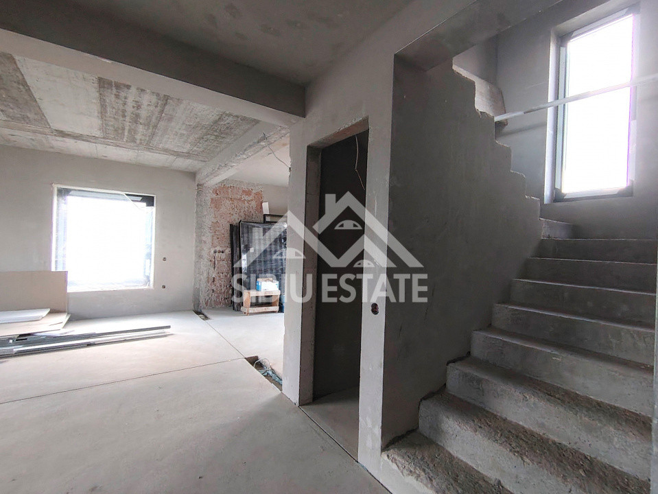 Casa 4 camere, 3 bai, garaj si curte larga, Sibiu Selimbar