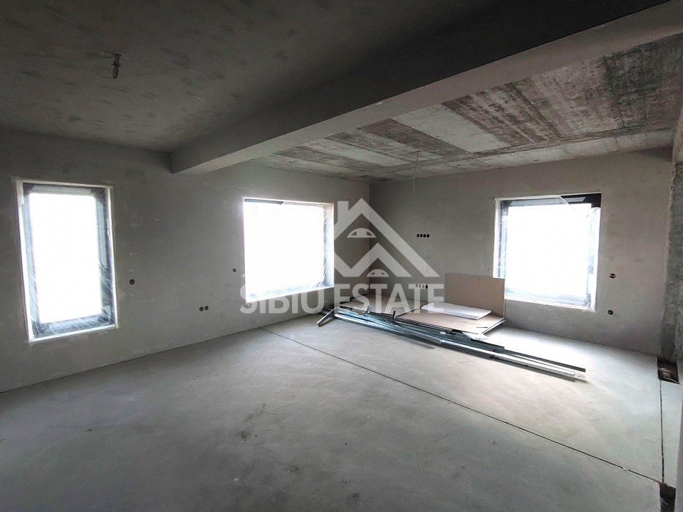 Casa 4 camere, 3 bai, garaj si curte larga, Sibiu Selimbar