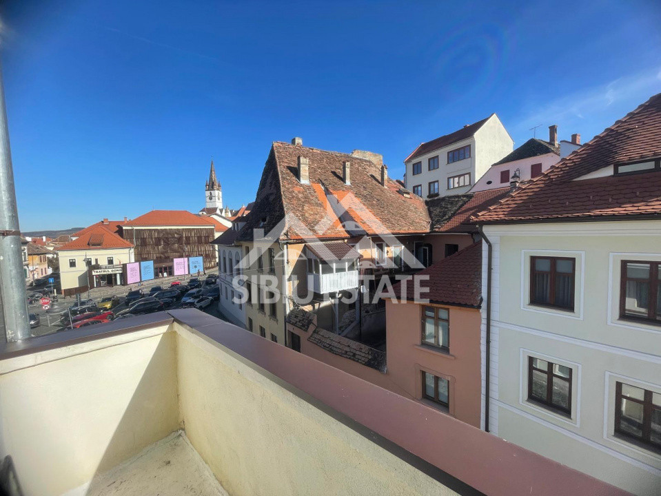 Apartament de inchiriat in centrul istoric, cu 2 camere, mobilat si utilat