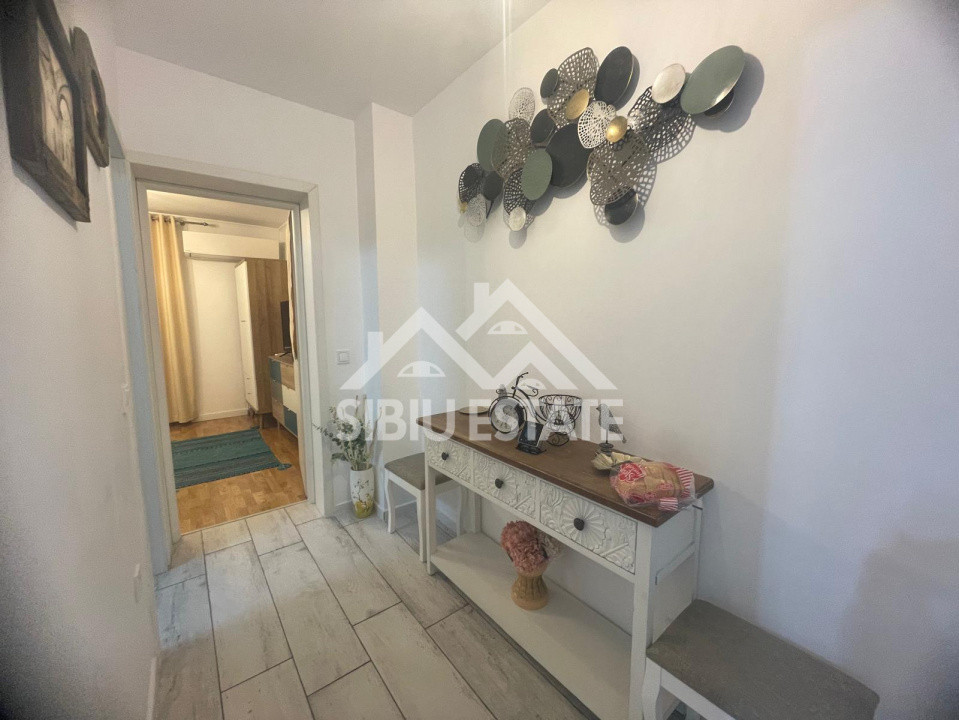 Apartament de inchiriat, cu 2 camere- zona Centrala, mobilat si utilat 