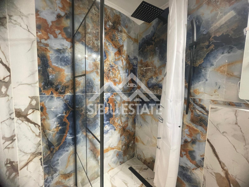 Garsonieră modernă, de vanzare, ultracentral–ideală pentru locuit sau investitie