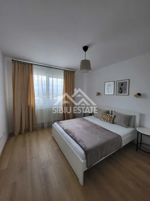 Apartament de inchiriat cu 2 camere,mobilat si utilat,  lift, loc de parcarare