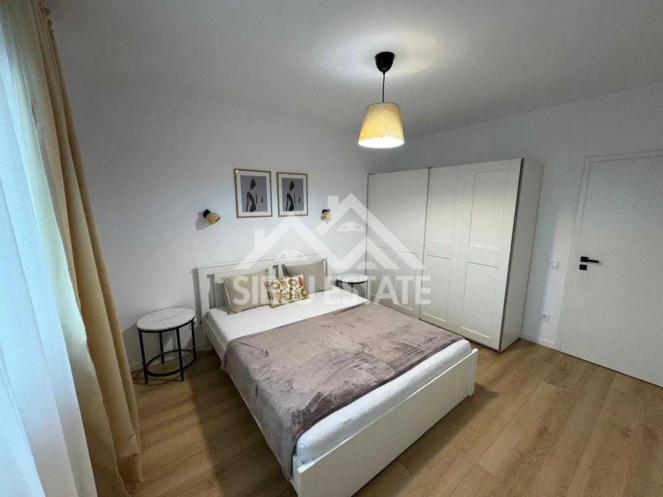 Apartament de inchiriat cu 2 camere,mobilat si utilat,  lift, loc de parcarare