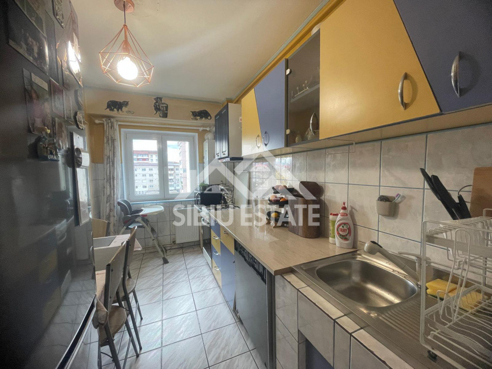 Apartament de vanzare cu 3 camere,2 bai,pivnita s.u 63.4 mp-Cartier Valea Aurie 