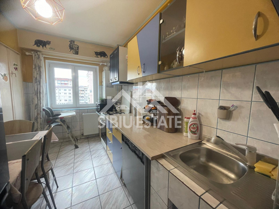 Apartament de vanzare cu 3 camere,2 bai,pivnita s.u 63.4 mp-Cartier Valea Aurie 