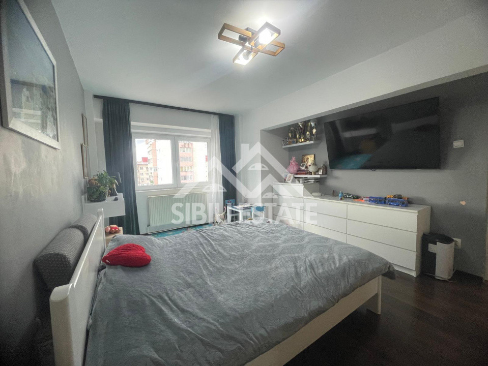 Apartament de vanzare cu 3 camere,2 bai,pivnita s.u 63.4 mp-Cartier Valea Aurie 