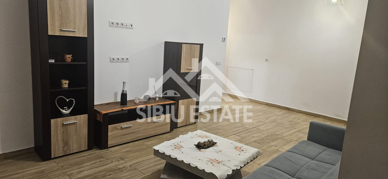 Apartament de inchiriat cu  3 camere,balcon, loc de parcarare, mobilat si utilat