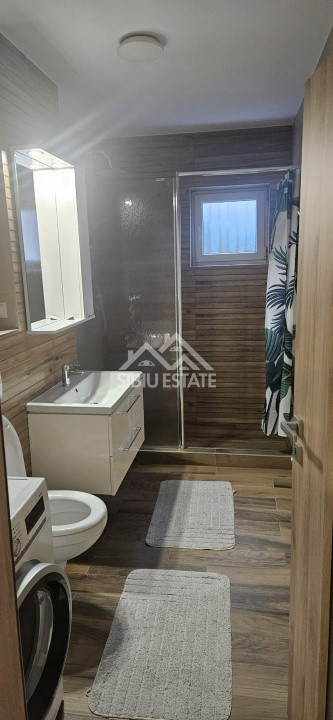 Apartament de inchiriat cu  3 camere,balcon, loc de parcarare, mobilat si utilat