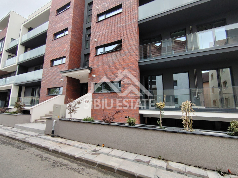 Apartament 3 camere, 2 bai Sibiu central Imobil Top lift garaj boxa