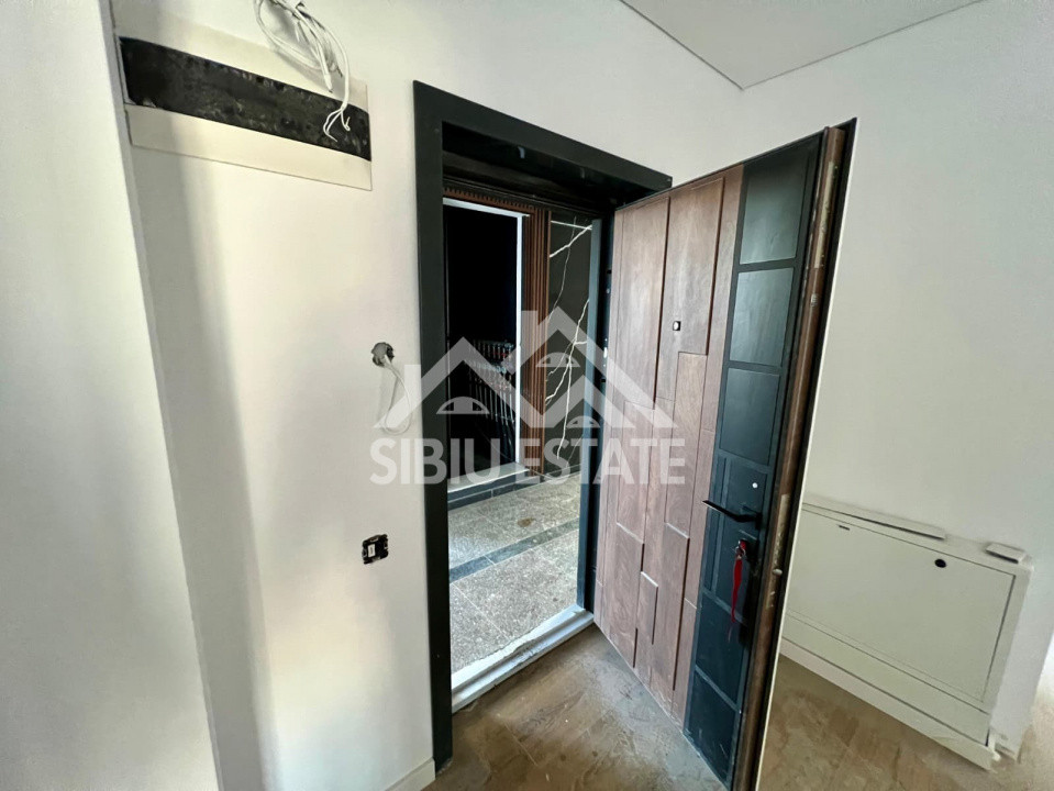 Apartament 3 camere, 2 bai Sibiu central Imobil Top lift garaj boxa