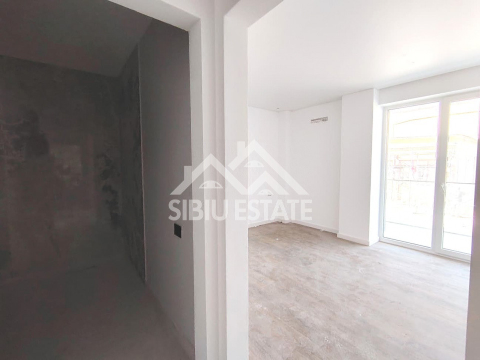 Apartament 3 camere, 2 bai Sibiu central Imobil Top lift garaj boxa