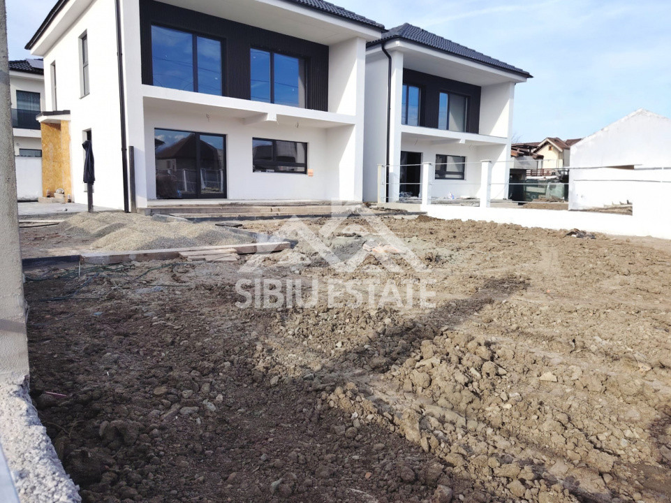 Casa noua 4 camere, 2 bai, Selimbar teren 480 mp