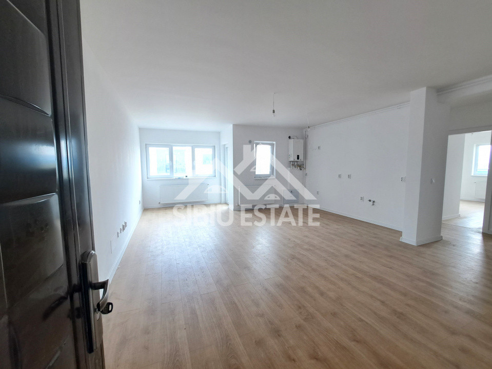 Apartament Sibiu 4 camere, 2 bai NOU lift si parcare