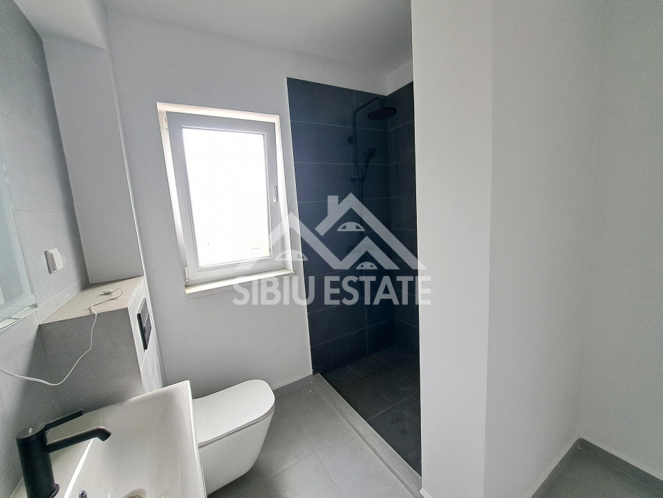 Apartament Sibiu 4 camere, 2 bai NOU lift si parcare