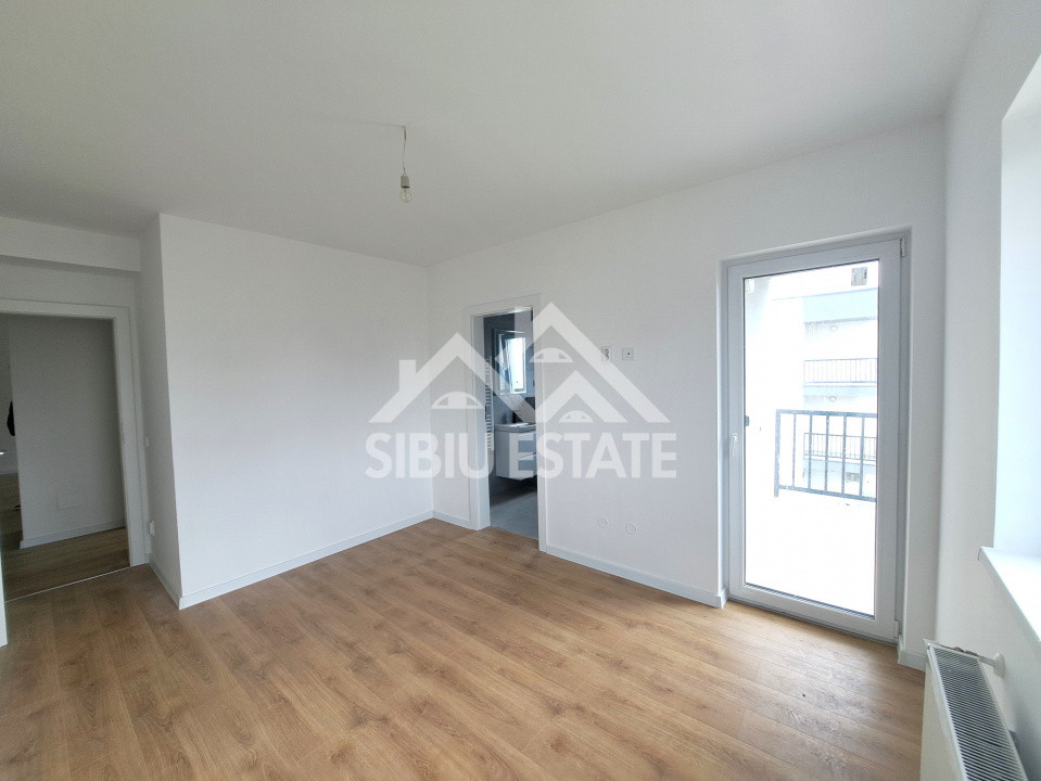 Apartament Sibiu 4 camere, 2 bai NOU lift si parcare